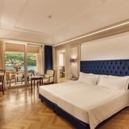 Jr.Suite_SPARoom_Lake_Como_View.jpg