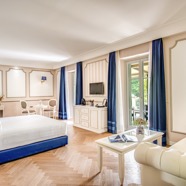 Junior_Suite_Lake_Como_View_2.jpg