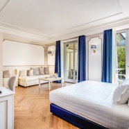 Junior_Suite_Lake_Como_View_3.jpg