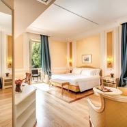 Villa_Imperiale_Deluxe_Room_Lake_Como_View_3.jpg