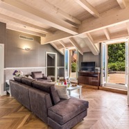 Luxury_Penthouse_Room_Jacuzzi_Lake_Como.jpg